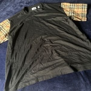 Burberry t shirt